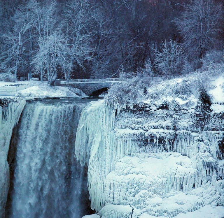 Ice and water flow over the American Falls, viewed from the Canadian side in Niagara Falls, Ontario, Canada, January 3, 2018.   REUTERS/Aaron Lynett